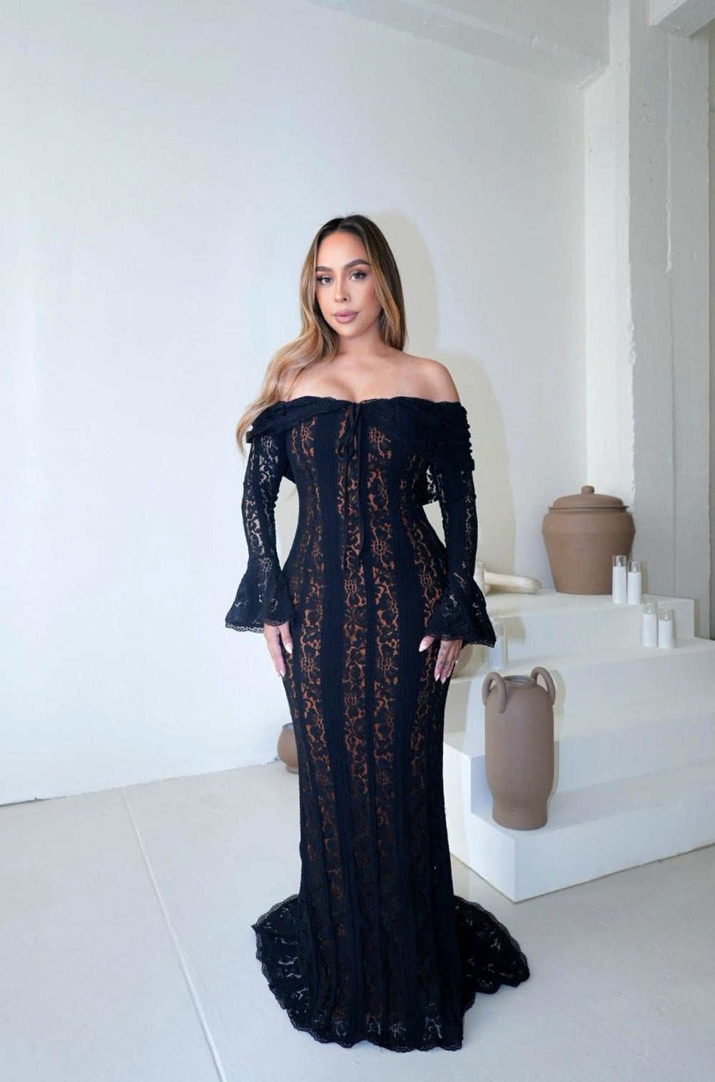 "Tessa" Off Shoulder Long Sleeve Maxi Dress-Black