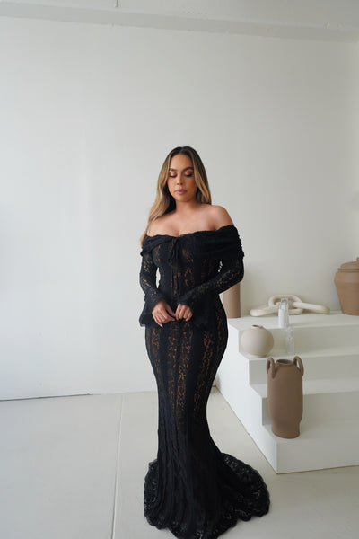 "Tessa" Off Shoulder Long Sleeve Maxi Dress-Black